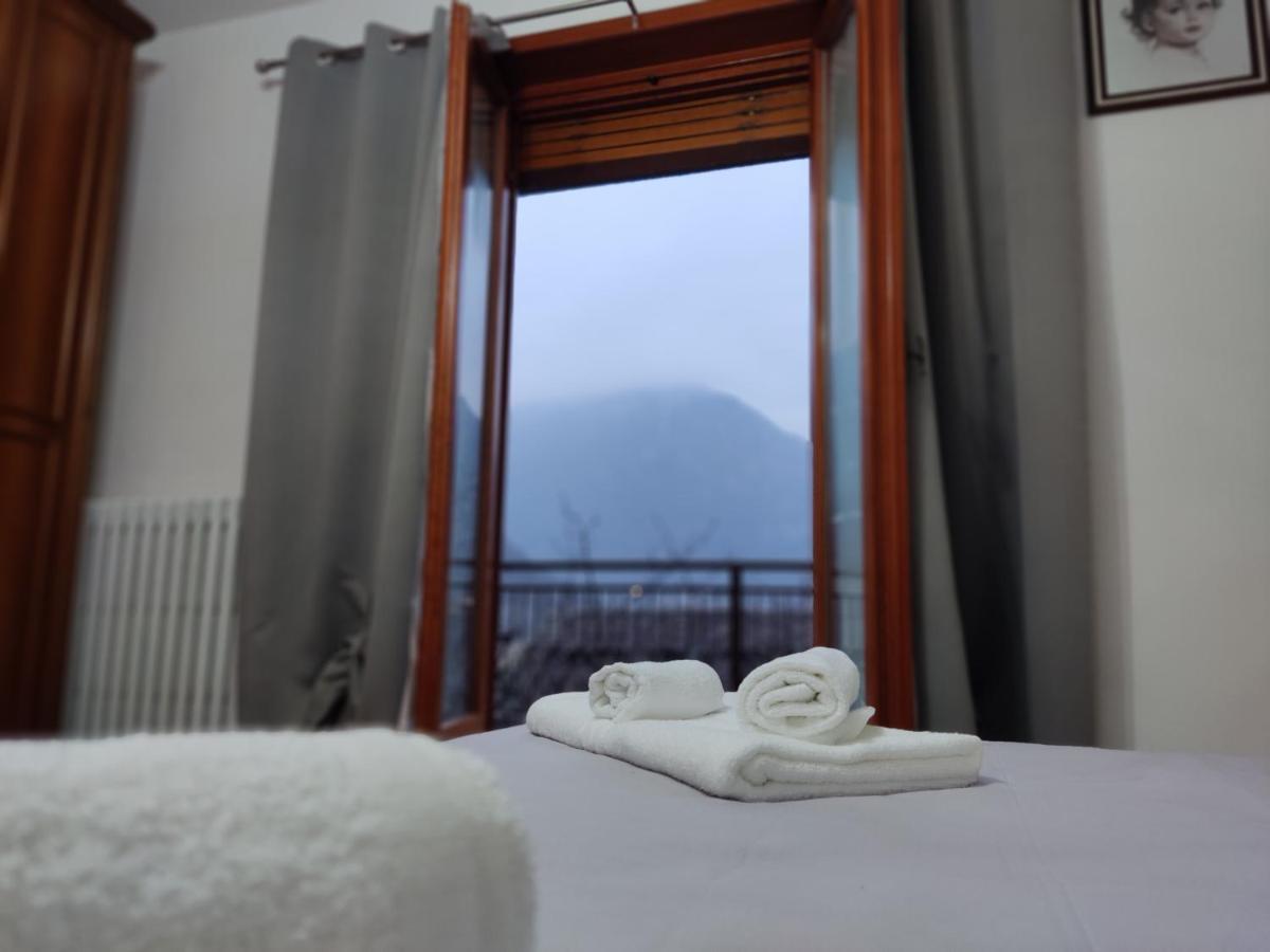 Casa Vacanza Il Corbetto Di Michela & Matteo Locana Eksteriør billede